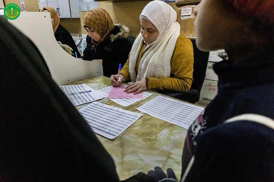 توزيع المساعدات النقدية بالإضافة إلى بدل التدفئة